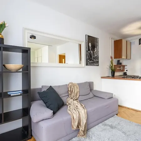 Апартаменты Cozy One Bedroom - Zelazna